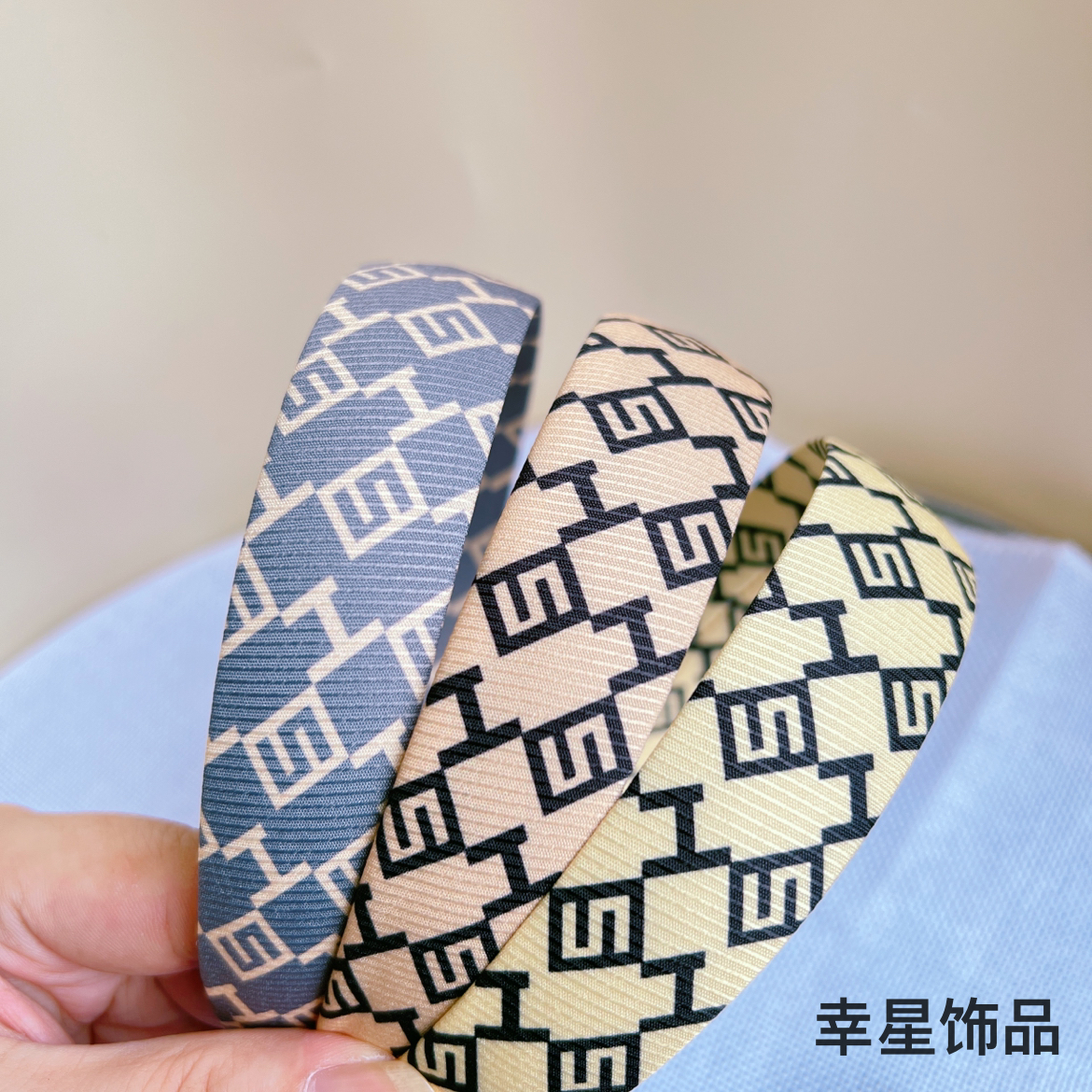 YAJA retro floral checkered letter sweet hair band, dark hair accessory, Korean wide headband, simple headwear and headband Item Picture