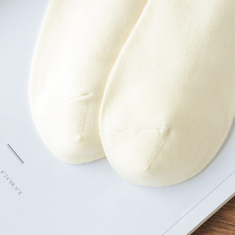 Spring and autumn new mid-calf socks, women's forest-style three-dimensional flower cotton socks, breathable long calf women's socks, sent by the manufacturer Application Scenario