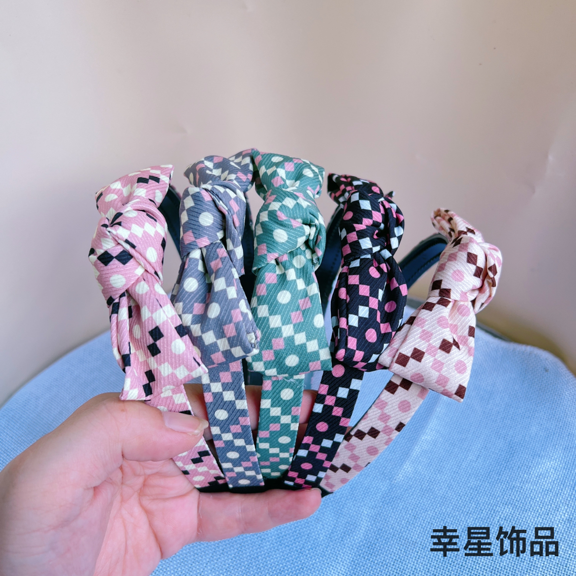 Yongai Jiu Ai retro floral checkered sweet bow headband, hairpin, hair accessory, Korean-style headband, simple head buckle Application Scenario