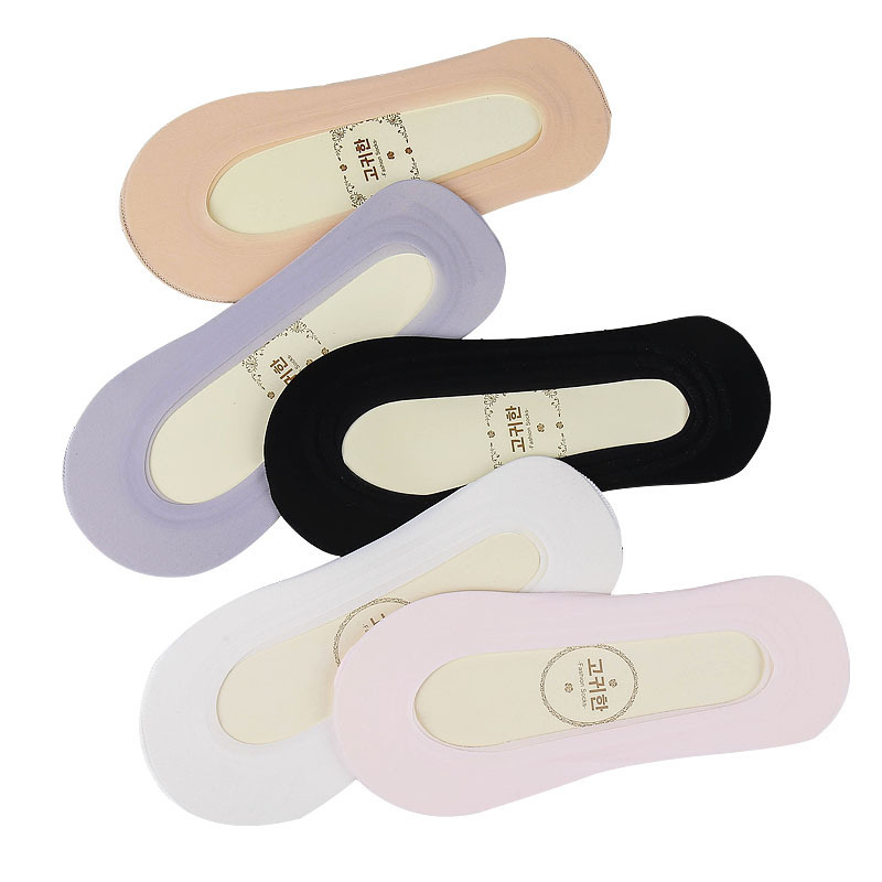 A Ice silk boat socks, women's invisible socks, silicone anti-slip cotton sole socks wholesale, seamless ice silk invisible boat socks Item Picture