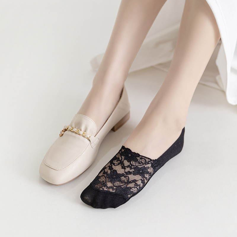 Spring and summer invisible socks, women's lace boat socks, anti-slip and non-dropping, and shallow-mouthed cotton-soled high-end women's socks sent by the manufacturer details Picture