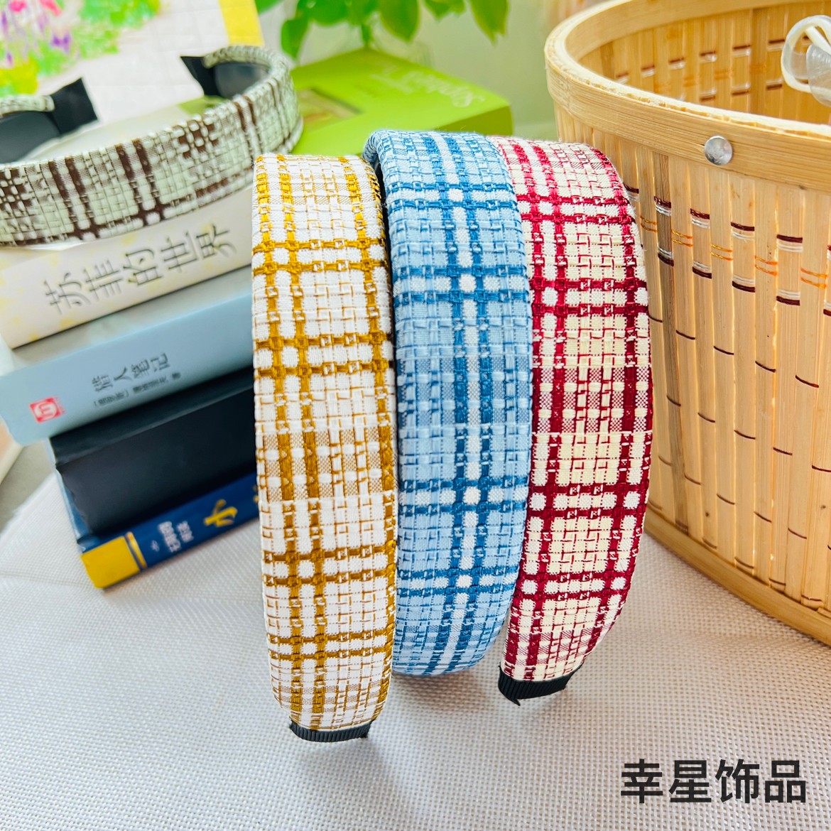 YAJY Xiaoxiang style versatile checkered hair band, popular sponge new Hong Kong-style headwear, top hairpin headband hair accessory details Picture