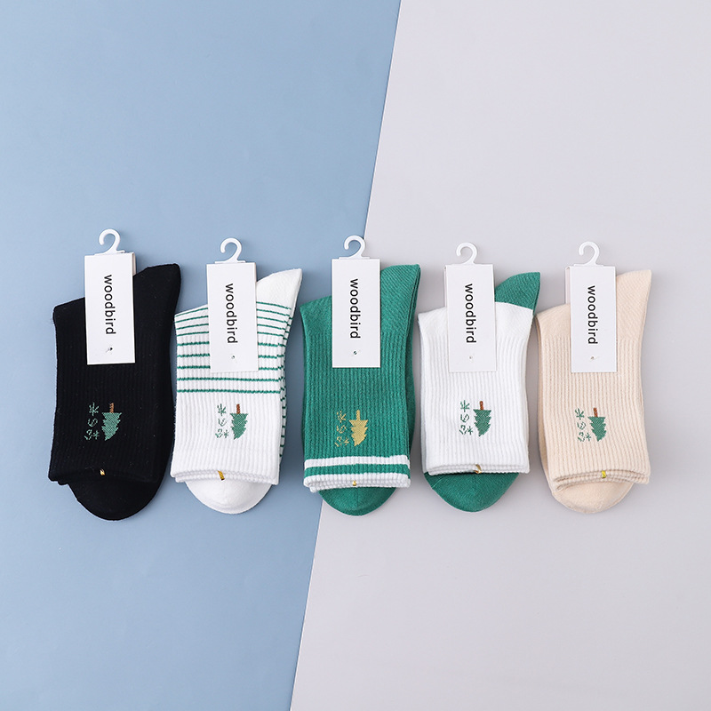 2021 Japanese school style green series women's long socks breathable mid-calf sporty cotton socks one-piece consignment Specification image