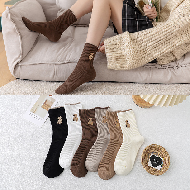 刺绣小熊袜子女 ins韩版秋冬季中筒棉袜 可爱抽条长袜子一件代发