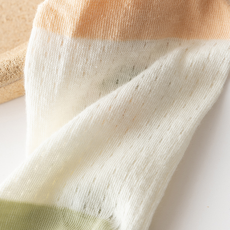 New women's green checkered cute cotton socks, summer thin shallow-mouthed short socks in stock, invisible socks available for shipment Specification image