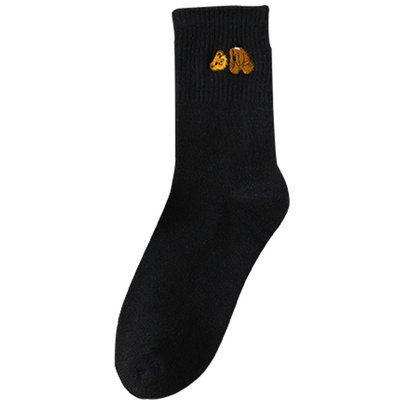 Autumn and winter couple socks: Korean school style animal-embroidered mid-calf socks, black and white breathable cotton socks, one piece for delivery Item Picture