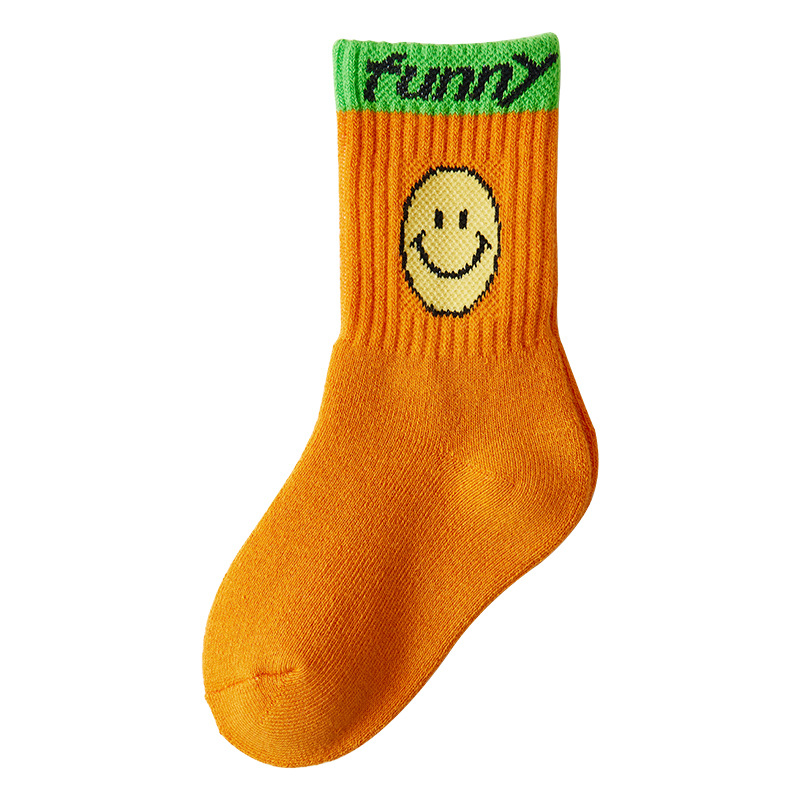 أما جوارب الأطفال الشتوية، فهي عبارة عن جوارب صغيرة دافئة ووجوه مبتسمة Item Picture