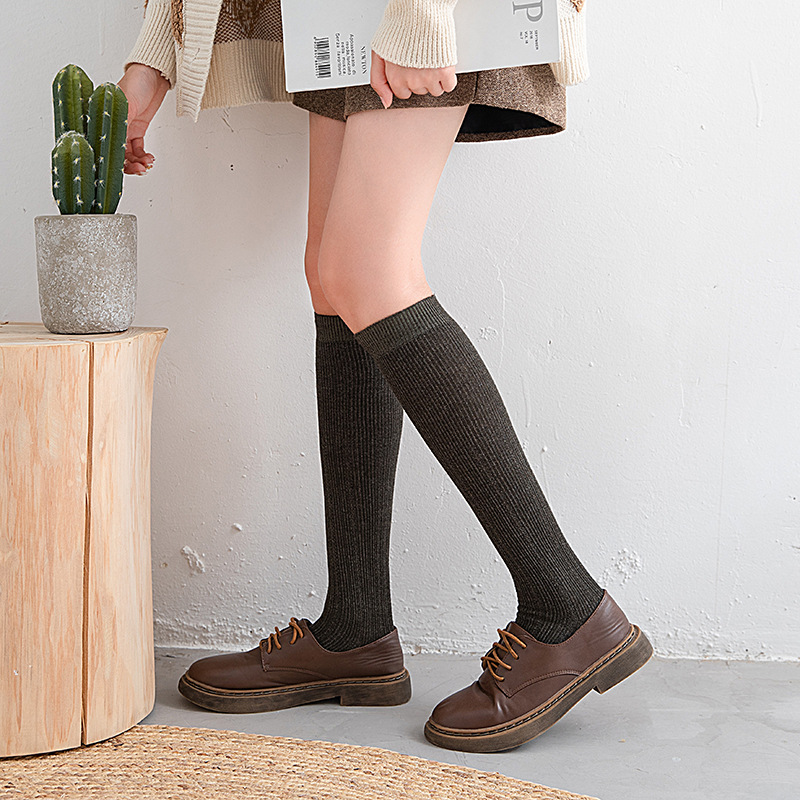 Spring new double-needle mid-calf socks for women, forest-style small checkered pile socks, Japanese-style women's socks manufacturer wholesale