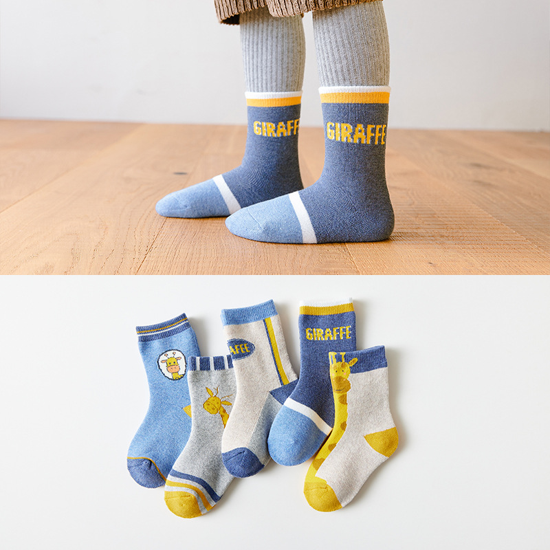 2021 Cartoon children's Socks Winter thickened loop mid-calf socks for baby boys warm socks one-piece delivery
