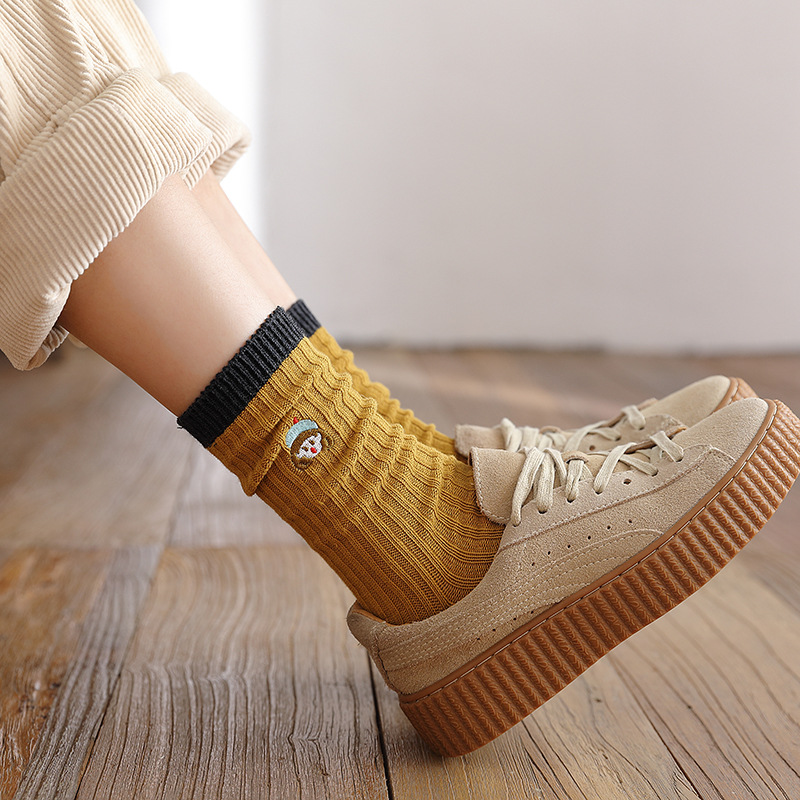 Girls' spring and autumn student mid-calf cotton socks, Korean and Japanese style cute long socks, Korean version autumn and winter trendy pile socks details Picture