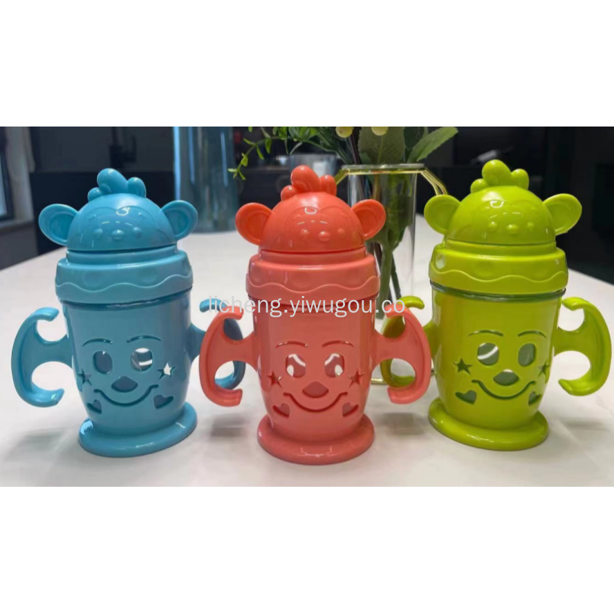 Children's water cups, cute water cups, straw cups, water cups for kindergartens with suction balls, straw cups Application Scenario