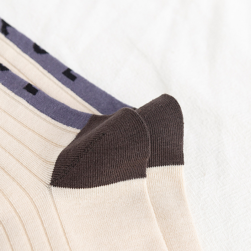 College-style JK uniforms paired with women's socks, over-the-knee socks, high calf socks for women to look slimmer, one-piece consignment for women Application Scenario