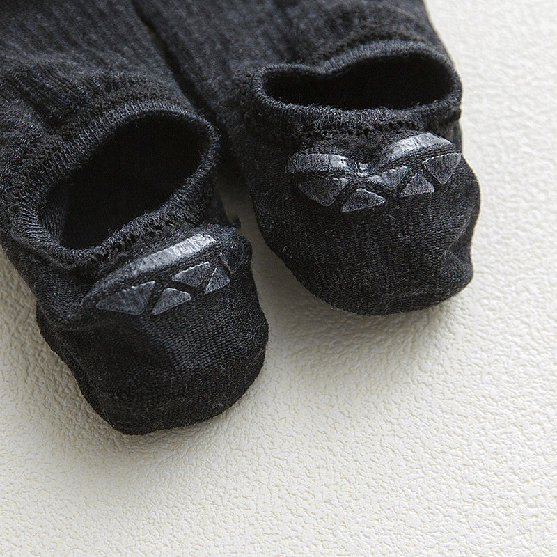 Spring and summer solid-color boat socks, women's cotton short socks, shallow-mouthed low-top invisible socks, silicone anti-slip factory direct sales Specification image