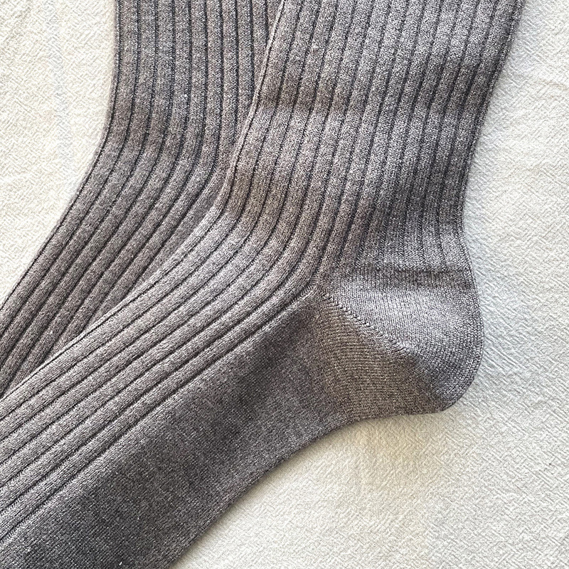 Autumn and winter new men's socks, business mid-calf striped long socks, double-needle breathable, men's and women's volume distribution Application Scenario