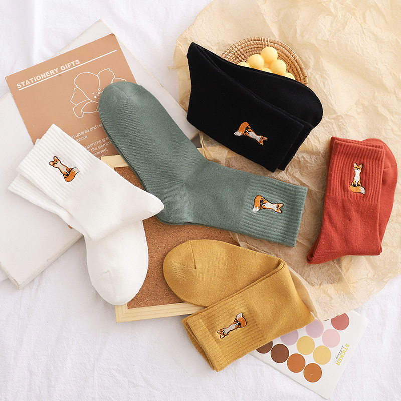 Spring and Autumn's new fox-embroidered socks for high school girls, mid-calf cotton, personalized cartoon embroidered socks wholesale Specification image