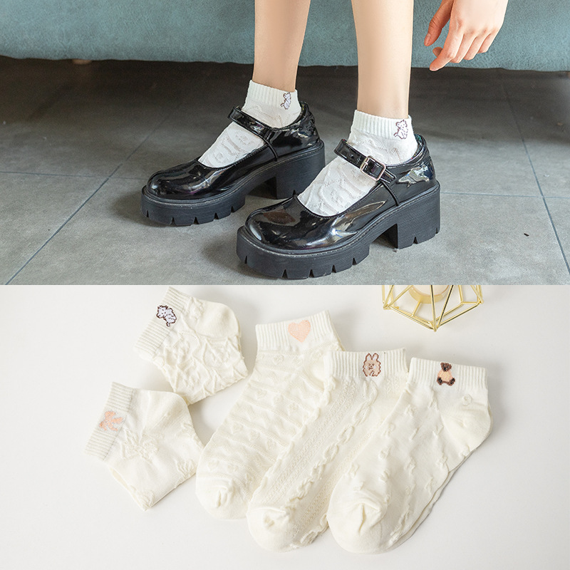 春夏季刺绣浮雕短袜女 日系可爱小熊透气棉袜 低帮船袜厂家批发