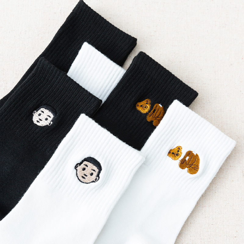 Autumn and winter couple socks: Korean school style animal-embroidered mid-calf socks, black and white breathable cotton socks, one piece for delivery Specification image