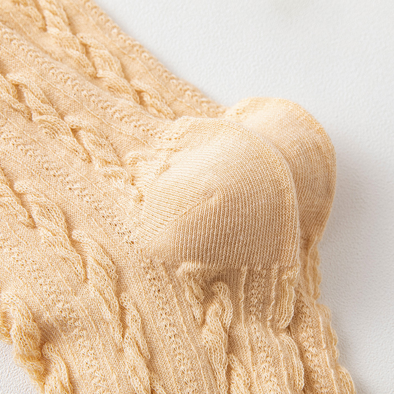 Women's spring and autumn Japanese-style horizontal striped twisted solid color mid-calf socks, breathable long cotton socks for women, sent by the manufacturer Application Scenario