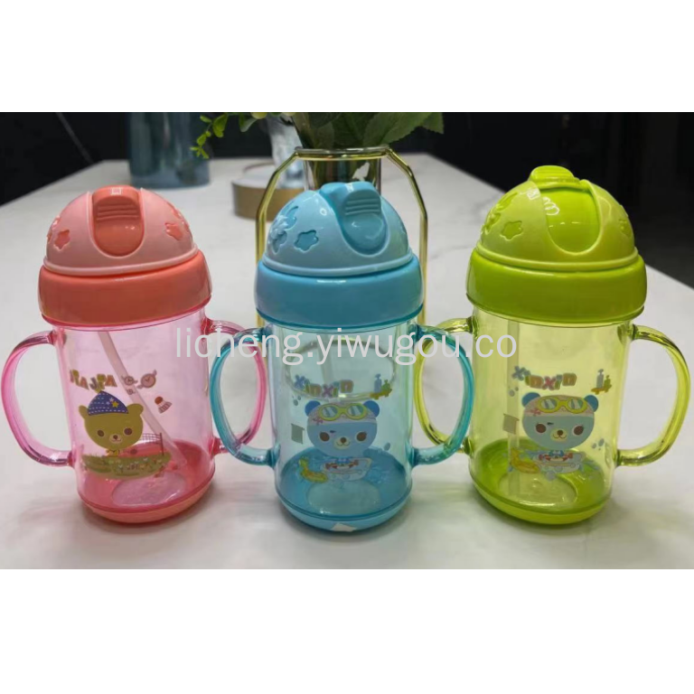 Children's water cups, cute water cups, straw cups, water cups for kindergartens with suction balls, straw cups Item Picture