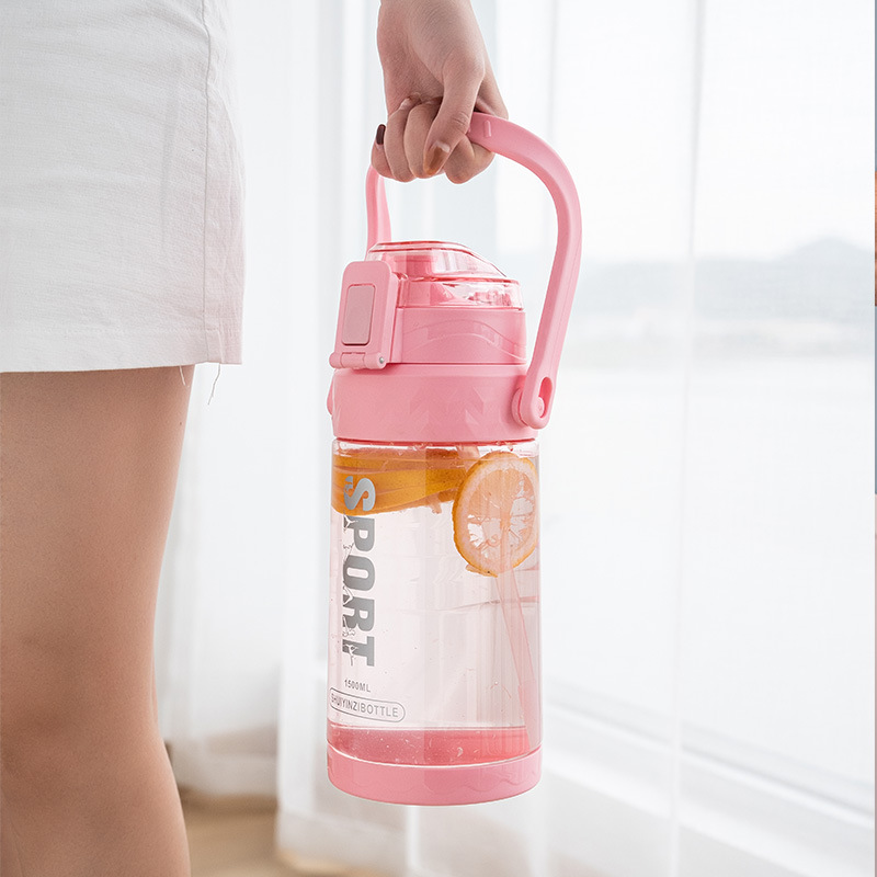 Nueva taza de agua de plástico portátil moda ambiental creativa copa del espacio de gran capacidad unisex deportes copa de agua Application Scenario