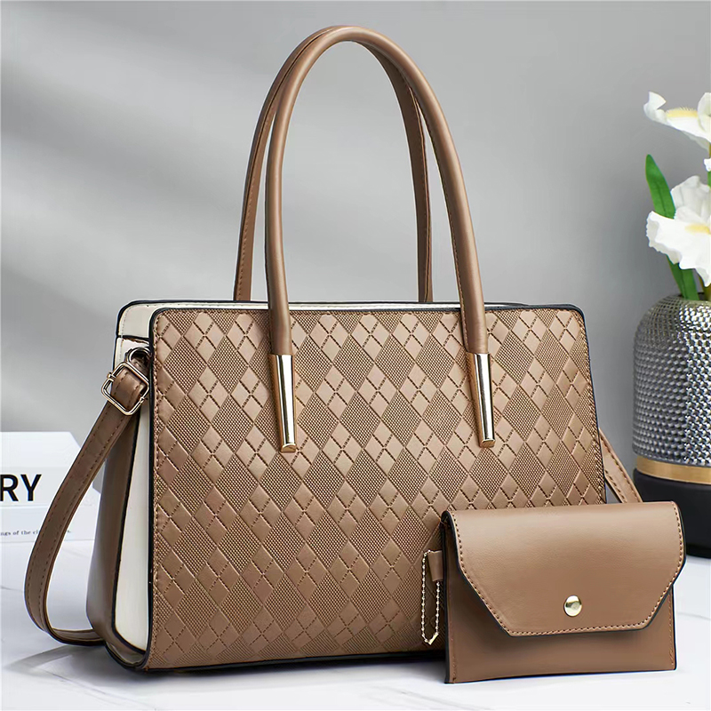 Yiding Bags: Women's bags, men's bags, wallets, handbags, travel bags, school bags, backpacks, computer bags, business briefcases Application Scenario