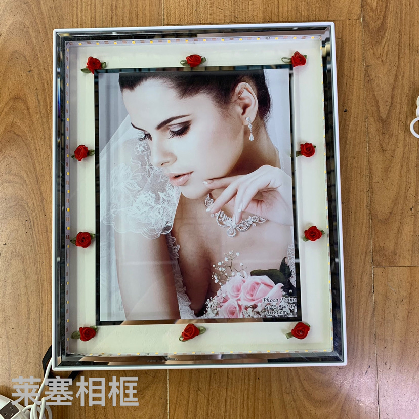 Creative decorative items with small flowers and lights, home decoration, living room and bedroom handicrafts, photos, lights and photo frames Specification image
