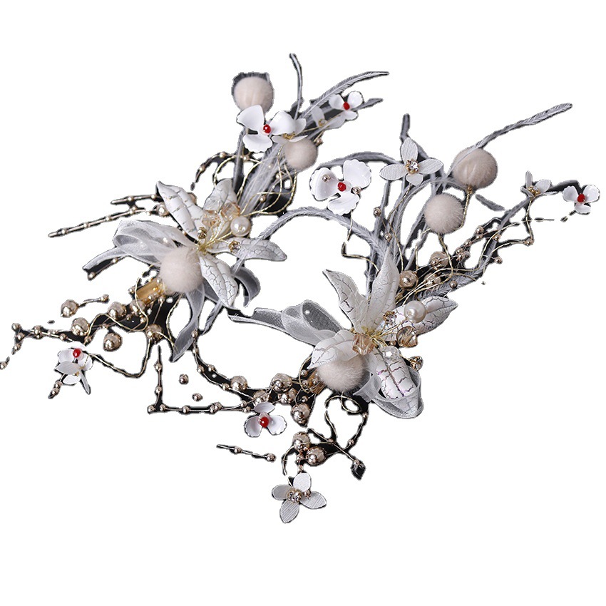 The bride's hairpin is an elegant Korean-style twisted silk crystal velvet ball, iridescent lacquer petal feather, ribbon tassel and side clip Item Picture