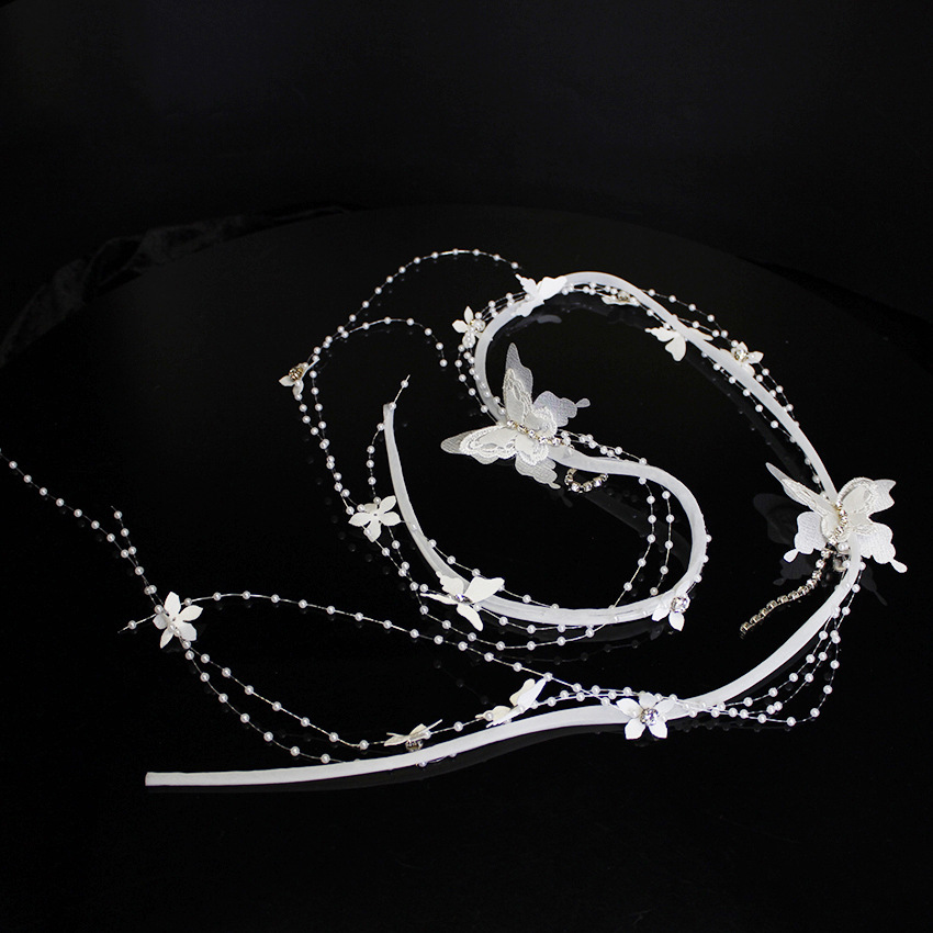 Factory stock of bride pearl hair bands, handcrafted pearl crystal hair accessories, female photo studio photo shoot headwear and accessories Application Scenario