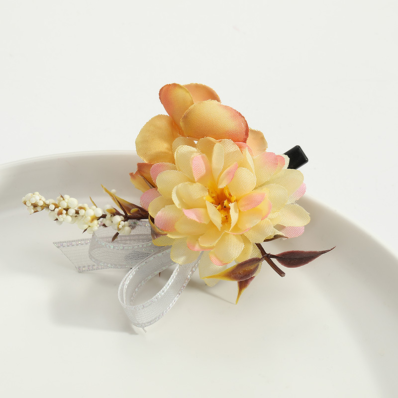 Korean-style bride's hair bun, small ball flower, black border clip, wedding flower girl, bridesmaid, vacation performance, seaside photo prop, hair clip Specification image
