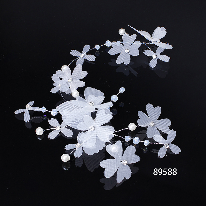 2020 New bride headwear, flower handcrafted hair band, Japanese and Korean style forest-themed sweet hair accessory, wedding dress and wedding accessories Application Scenario