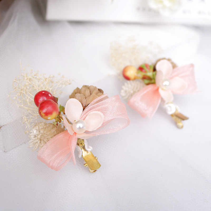 Korean-style forest-themed headwear: starry sky dried flower pair, pink bow, everlasting flower hairpin, pinecone sweet headwear