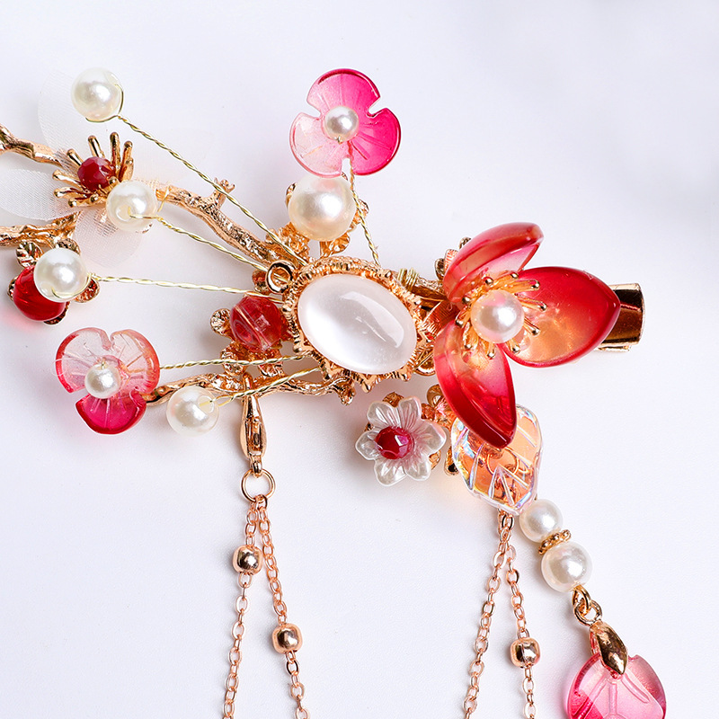 Wholesale of Hanfu earrings with a pair of red crystal Hanfu accessory sets featuring ancient-style stepping tassels Application Scenario