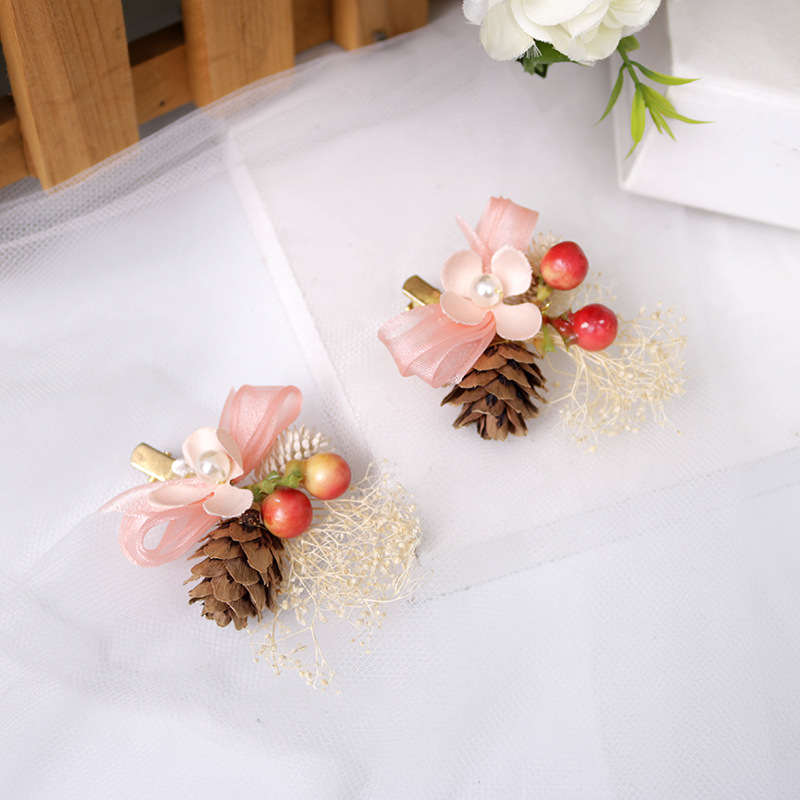 Korean-style forest-themed headwear: starry sky dried flower pair, pink bow, everlasting flower hairpin, pinecone sweet headwear Application Scenario