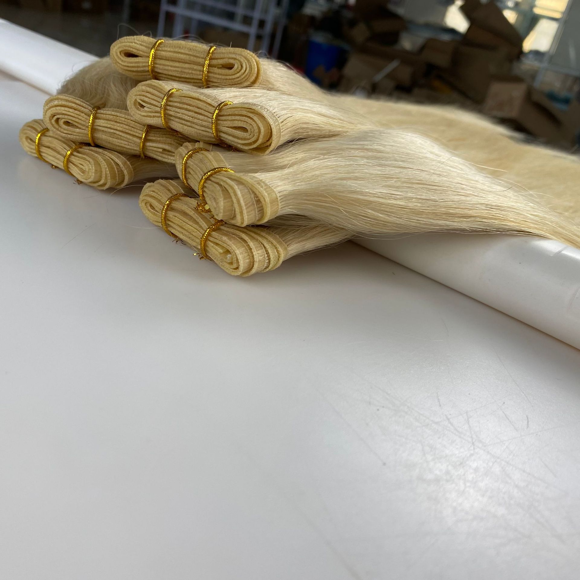European and American bestseller real hair belt hair curtain with high range perming and dyeing #613 manufacturer's hot sales one-piece consignment hair service 16-24inc Item Picture