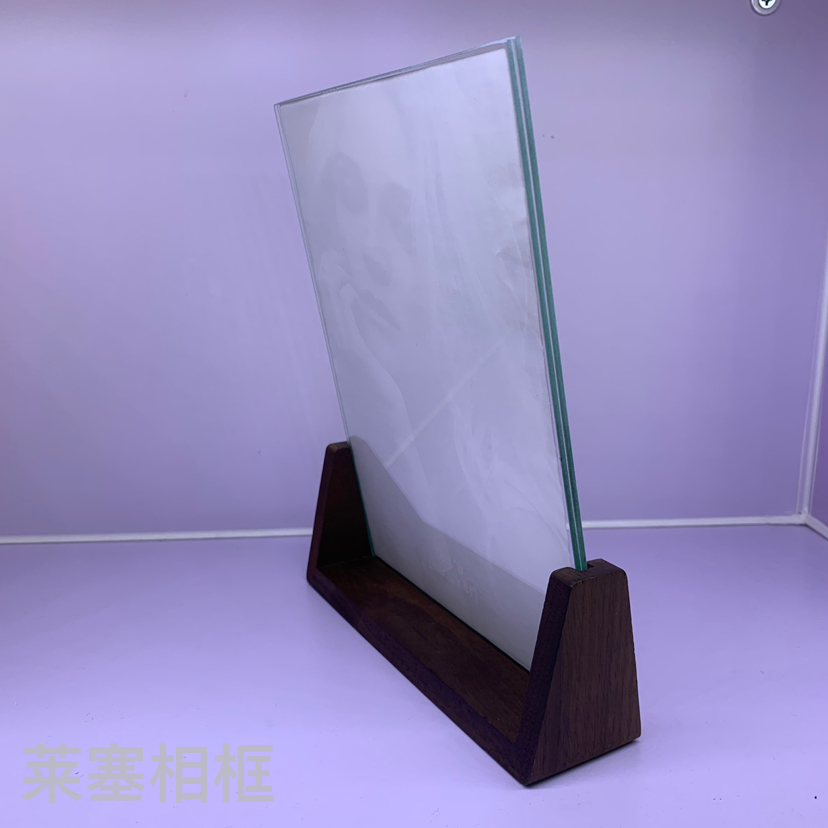 Walnut wood U-shaped creative decorative items for home decoration, living room and bedroom handicrafts, photos, glass, black walnut wood photo frames Application Scenario