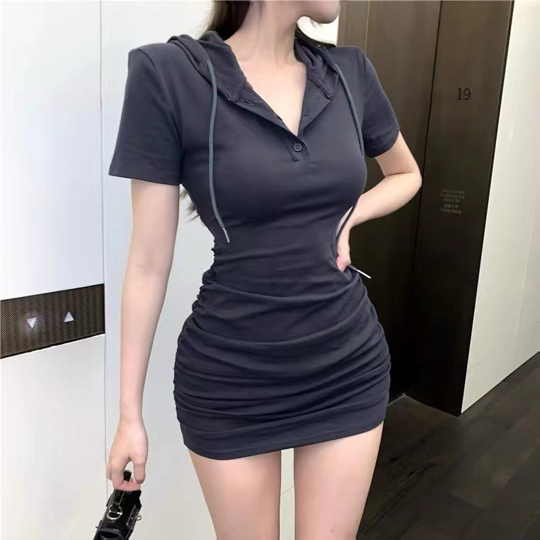 French niche short-sleeved waist-cinching and slimming dress for women's wear in summer 2022, a unique and stunning figure-hugging dress