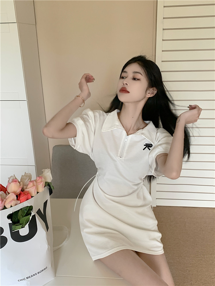 A new 2022 Hong Kong-style design dress for women, featuring letter-embroidered, niche POLO collar, cinched waist, drawstring and exposed waist