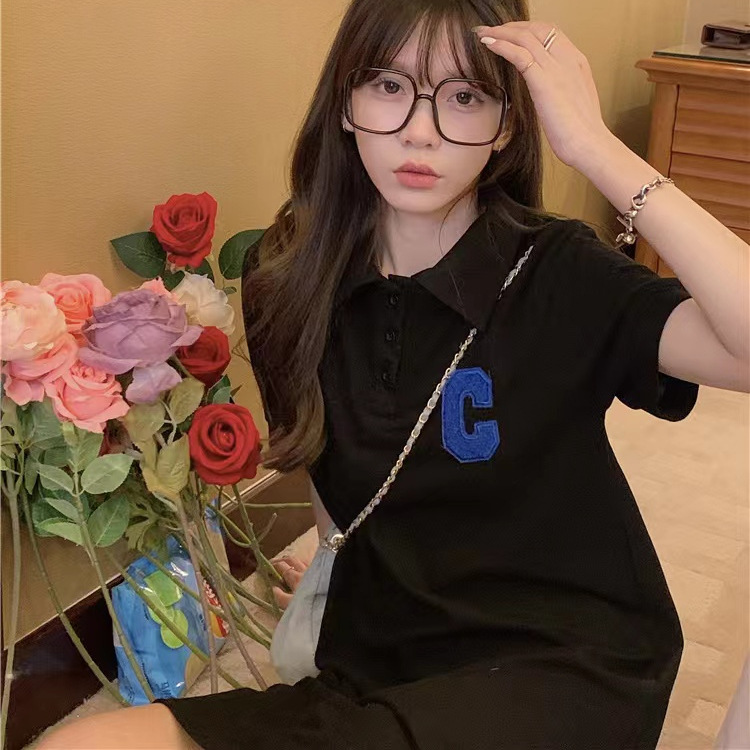 College-style grey short-sleeved polo-neck T-shirt dress for petite women, summer design sense, niche mid-length T-shirt Application Scenario