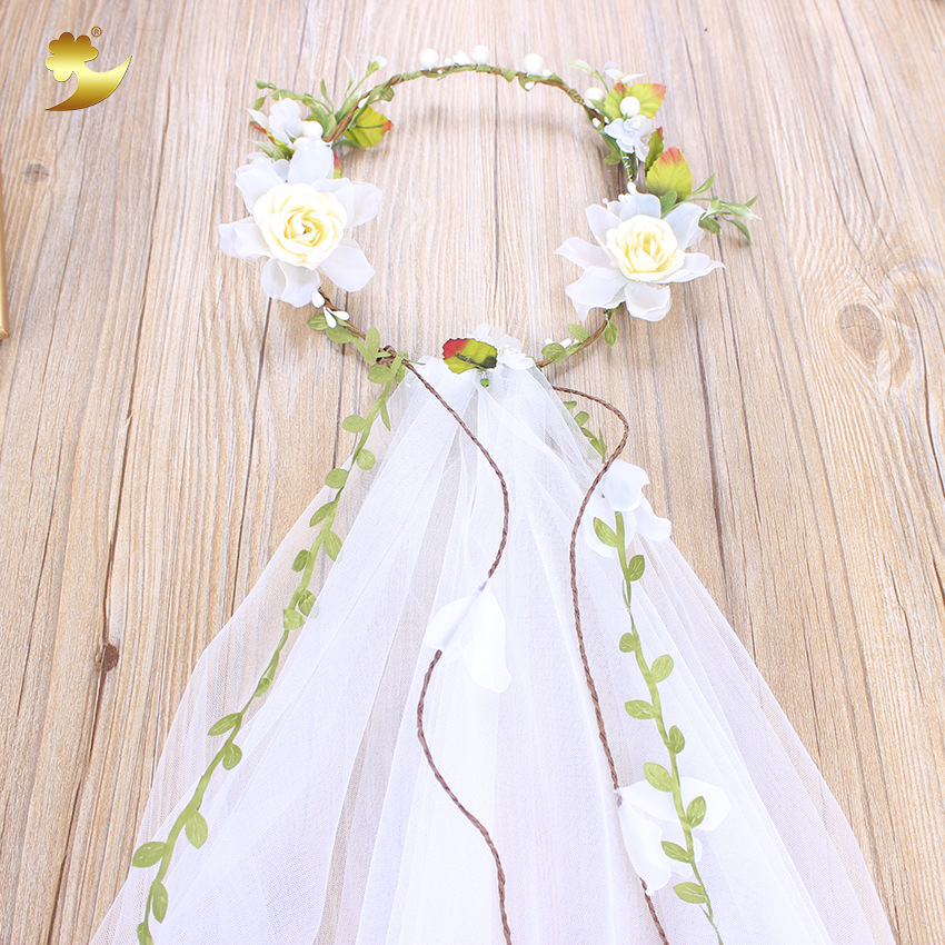 European and American flower wreath bridal veil, handcrafted white rose rattan flower wreath, seaside bridal flower wreath headwear in stock and wholesale details Picture