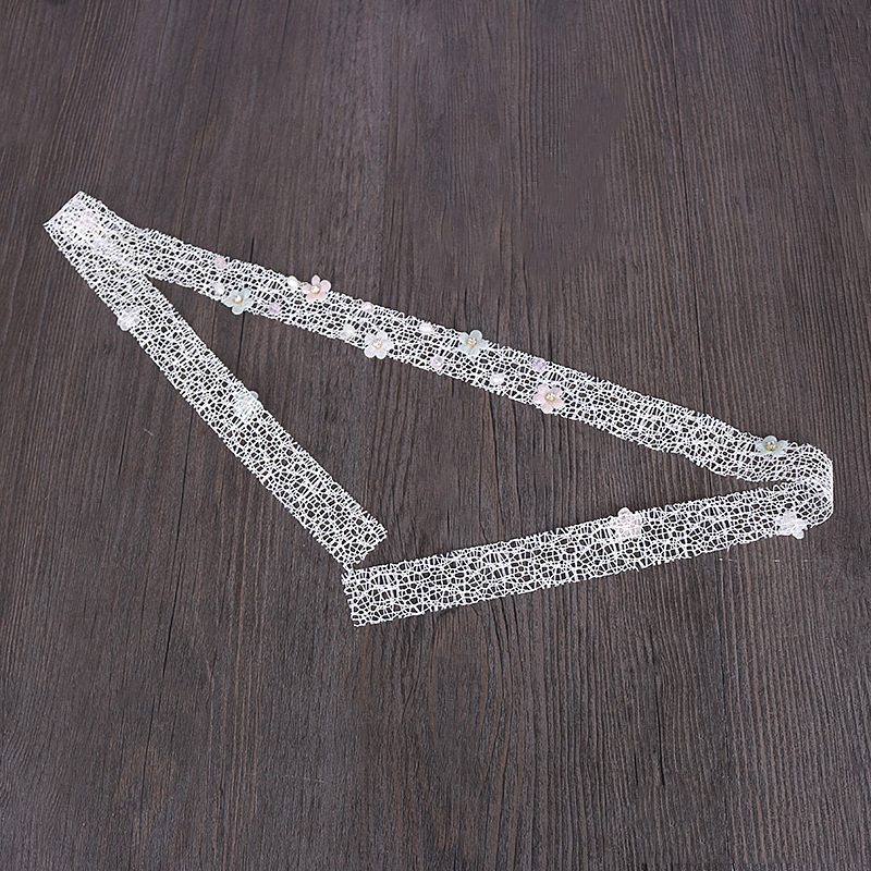 Bride's necklace, Korean-style simple crystal hair band, wedding travel commemorative hair accessory, fresh and beautiful school-style headwear Application Scenario