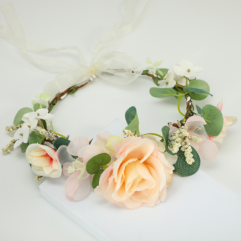 Forest-style garland headwear, retro country style photo garland props, outdoor wedding bride simulation garland accessories Application Scenario