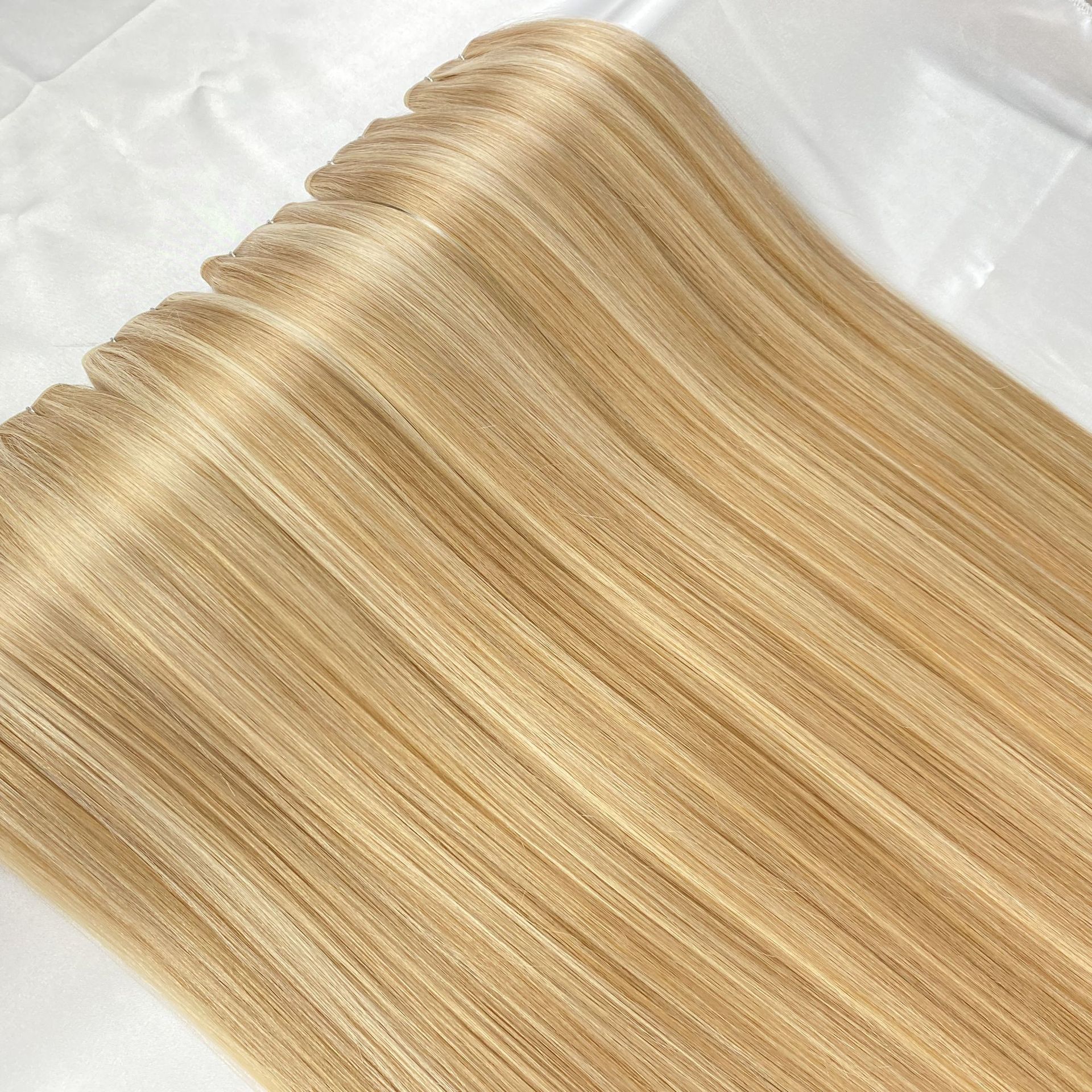 High-end real person hair, color-matching hair curtain, one-piece hair extension, a best-selling European and American product that can be permed or dyed, making you look younger and slimming with full authenticity details Picture