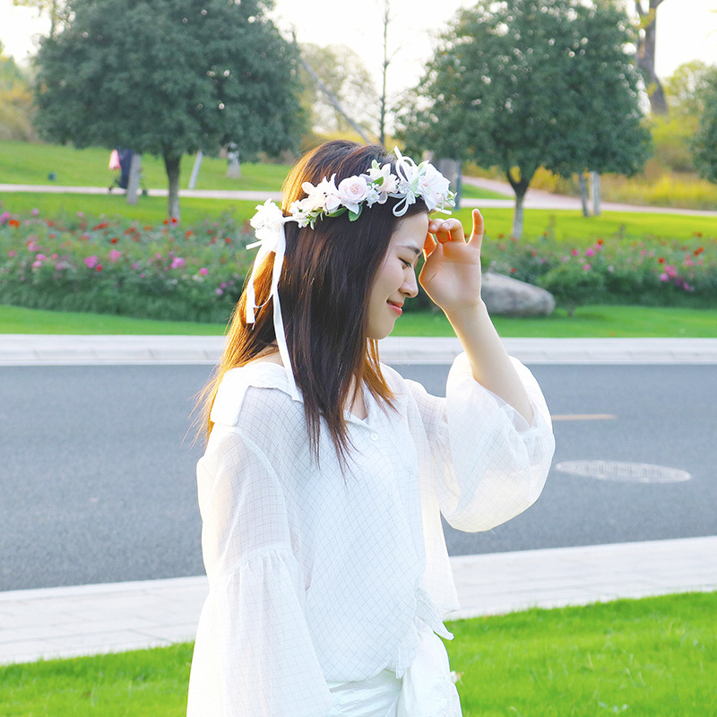 Fresh and delicate flower garland, Korean flower simulation headband, pink wedding bridesmaid flower girl style headwear, performance headband Application Scenario