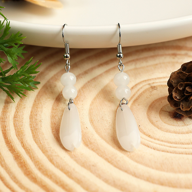 Ancient-style white jade earrings, a retro accessory for Hanfu. Petal jade bead ear hooks pendant, a classical and elegant original stone earrings Specification image