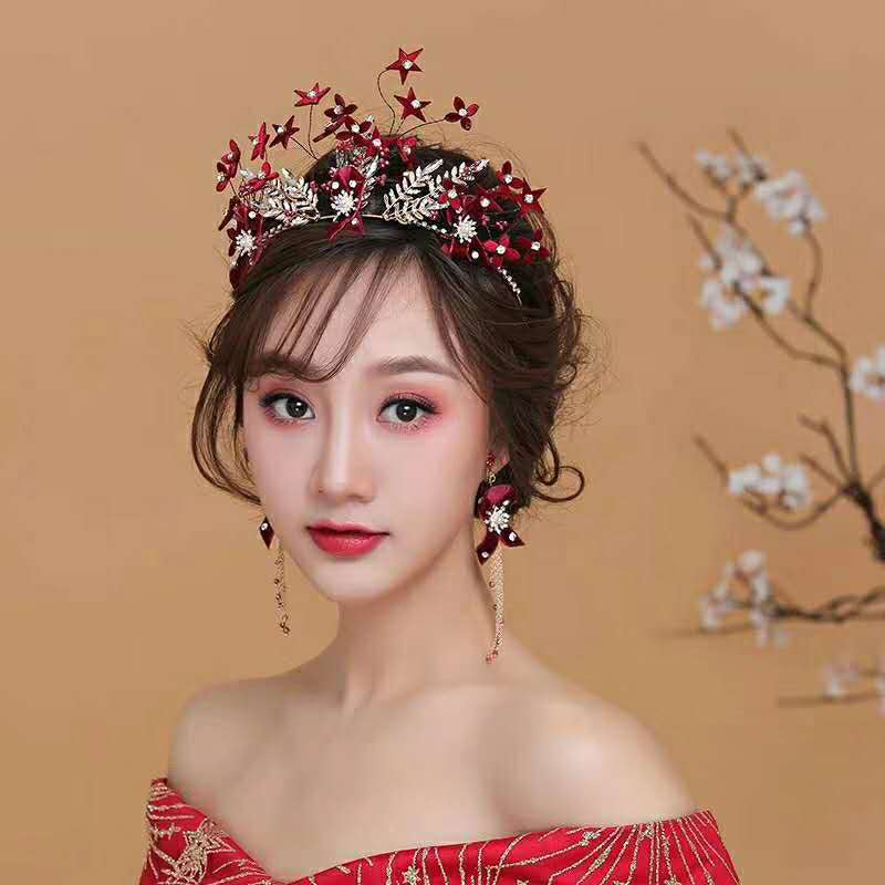 Handcrafted diamond-encrusted alloy flower chain pendant velvet cross strap street style no-ear hole ear clip
