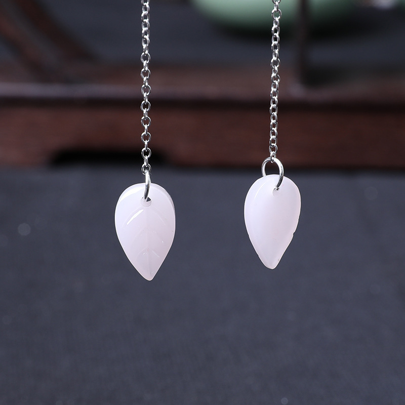 Ancient-style earrings, light pink, simple and fashionable, long tassel pendant leaf earrings, fresh and classical earrings Application Scenario