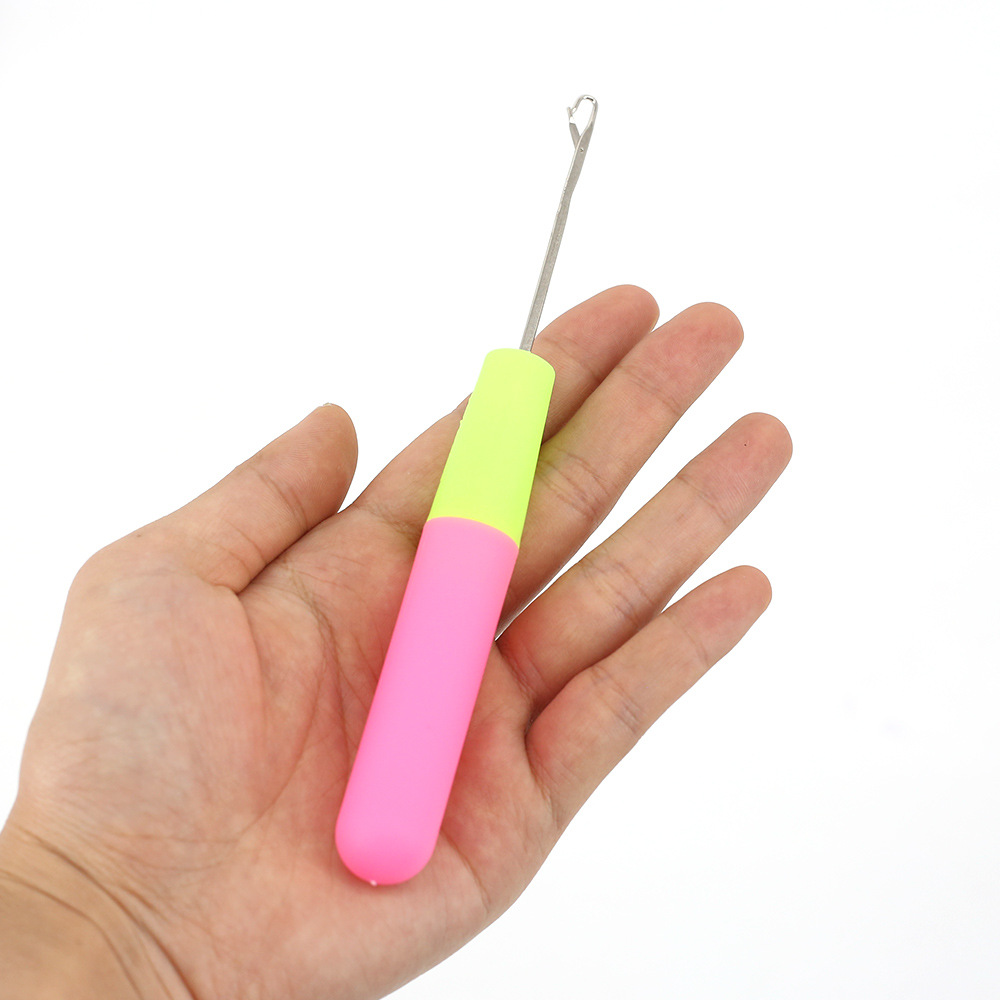 Wholesale in stock, cross-border supply, African braids, crochet hooks, wigs, crochet hooks, plastic braided hair extension tools Application Scenario