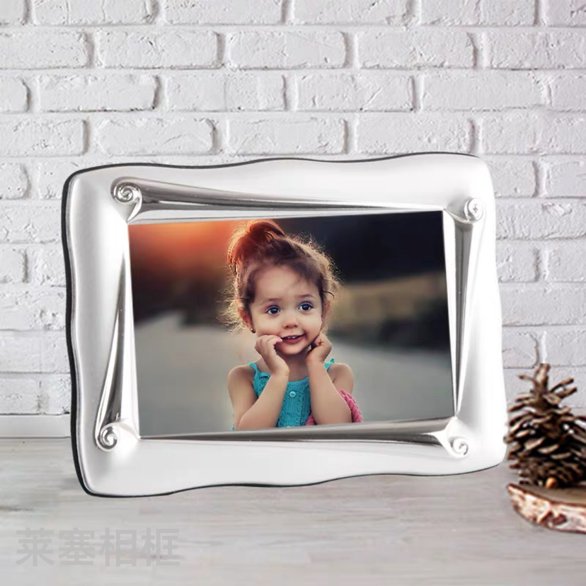 Iron electroplated metal material creative decorative items for home decoration, living room and bedroom handicrafts photos, metal panel frame details Picture