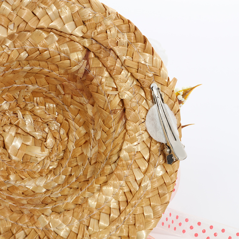 Summer beach large-brim fashionable straw hat, Japanese-style sun protection hat, outdoor travel woven floral lace-up hat Application Scenario