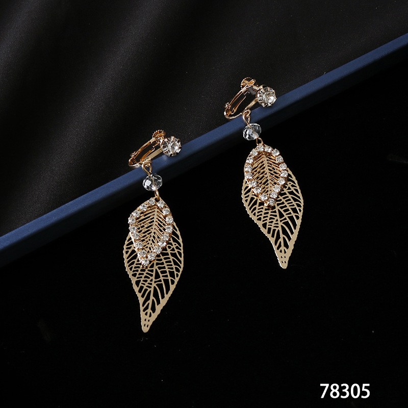 Golden leaf hollowed-out earrings, feminine charm, Korean personality, long earrings, Korean-style princess wedding headband accessories